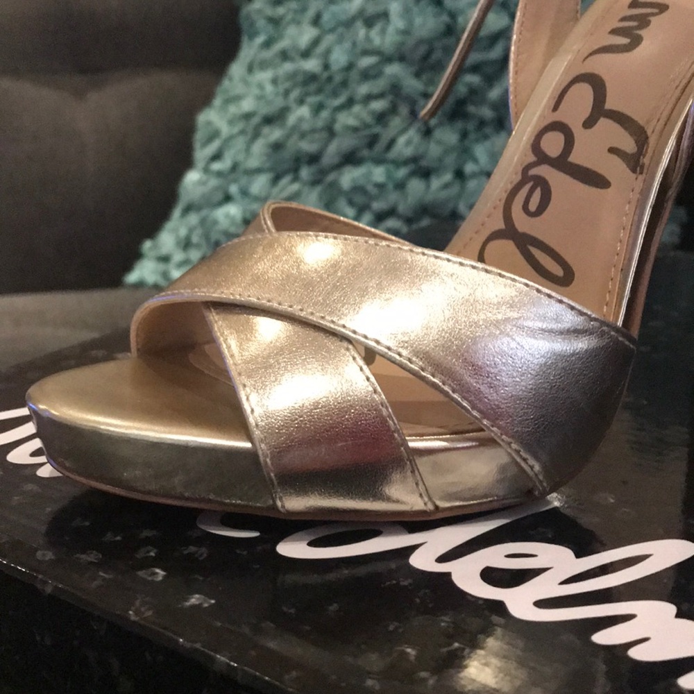 Golden heels💫 - Picture 7 of 8